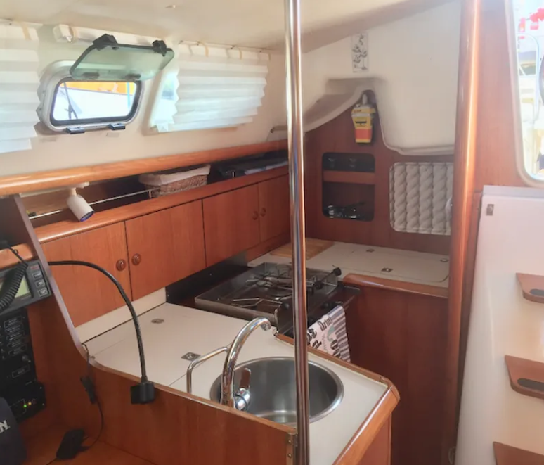 Jason The Jason Sun Odyssey 32 yacht - internal shot