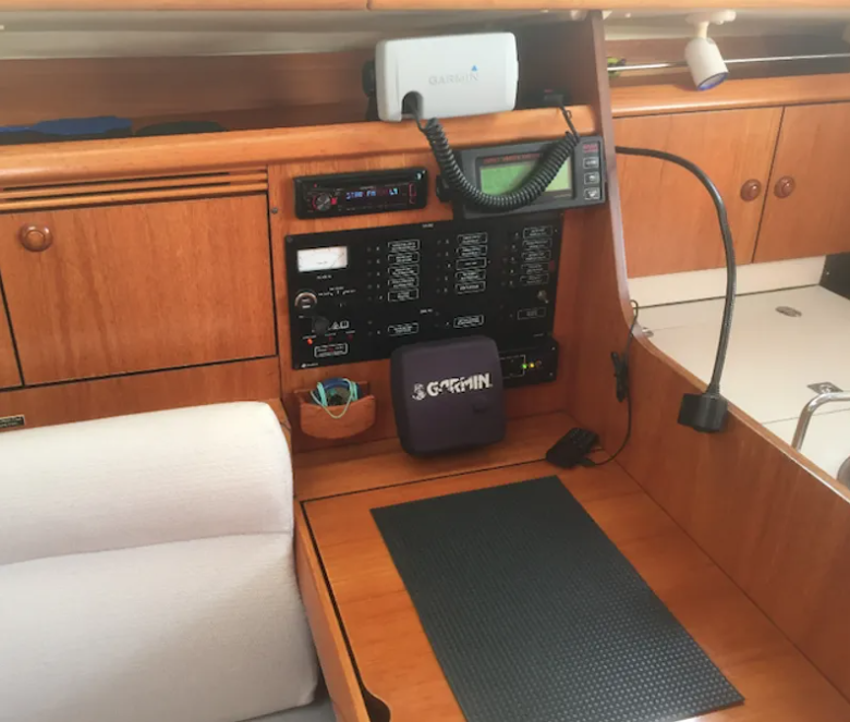 Jason The Jason Sun Odyssey 32 yacht - internal shot